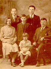 The Yuzyk family in Saskatoon -1931